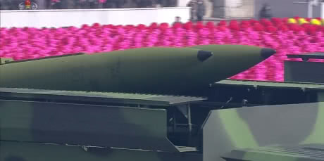 КНДР на параді перед Олімпіадою показала нові балістичні ракети