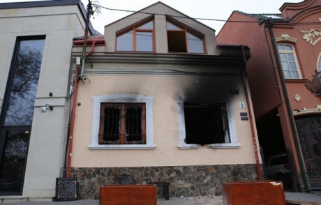 Спілку угорців в Ужгороді підірвали, а не підпалили - подробиці інциденту