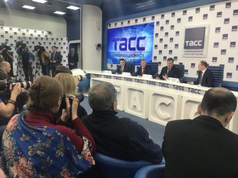 Янукович почав прес-конференцію з повторення російських тез