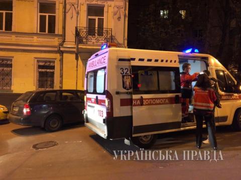 У центрі Києва у тролейбусі сталася бійка, перекрита вулиця