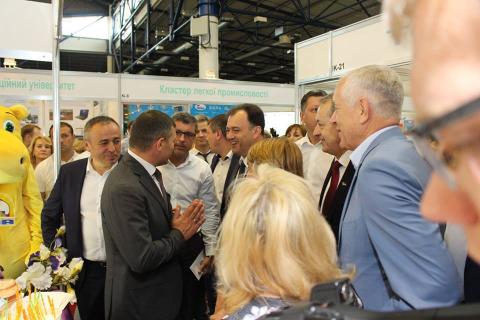 300 столичних підприємств взяли участь у виставці-презентації «Зроблено в Києві» 300 столичних підприємств взяли участь у виставці-презентації «Зроблено в Києві»