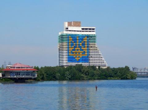 Готель «Парус» у Дніпрі повернули в комунальну власність Готель «Парус» у Дніпрі повернули в комунальну власність