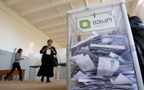 Президентські вибори у Грузії: Йде підрахунок голосів. Буде другий тур