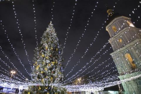Три по три: Стало відомо, скільки днів відпочиватимуть українці на новорічно-різдвяні свята