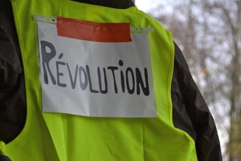 У Єгипті заборонили продаж жовтих жилетів на тлі протестів у Франції