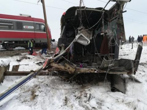 У Сербії кількість загиблих у зіткненні поїзда з автобусом зросла до 5