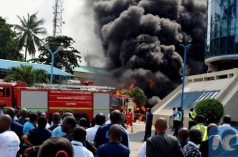 У Нігерії розірвало бензовоз – понад 20 людей загинуло