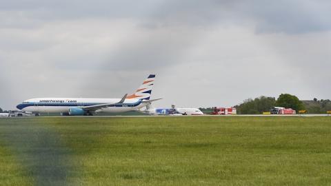 На злітній смузі аеропорту Праги зіткнулись два літаки