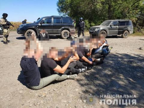 Поліція Харківщини затримала 15 рейдерів, які напали на держпідприємство