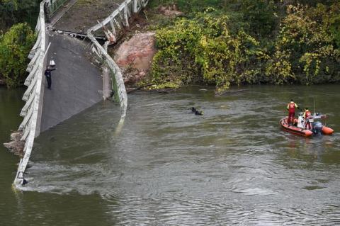 Обвал мосту на півдні Франції: знайшли тіло ще одного загиблого