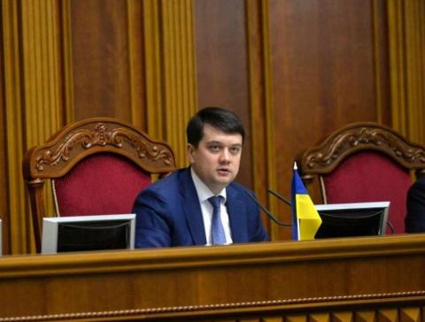 Голова Верховної Ради підписав закони щодо боротьби із поширенням коронавірусу в Україні
