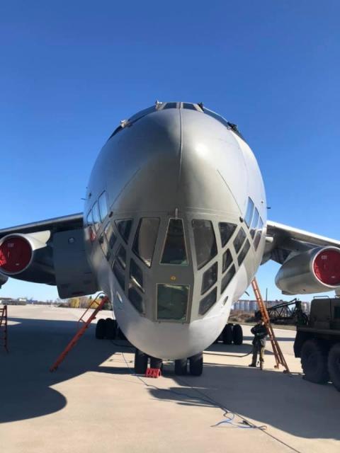 Військовий літак вилітає до Китаю по тести на COVID-19, маски й обладнання