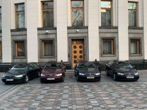 Верховна Рада України передала клінічним лікарням чотири автомобілі