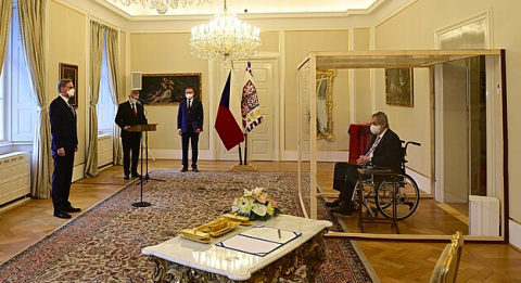 Земан призначив Фіалу прем’єр-міністром Чехії