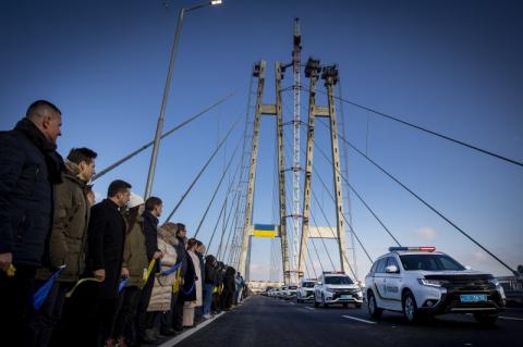 У присутності Президента в Запоріжжі відкрили рух верховою частиною нового вантового мосту через Дніпро