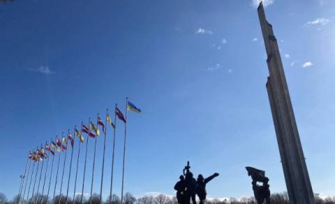 У Ризі планують знести радянський монумент в парку Перемоги