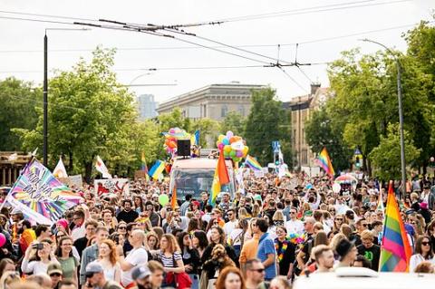 У Вільнюсі Марш рівності пройшов з традиційною символікою та прапорами України 