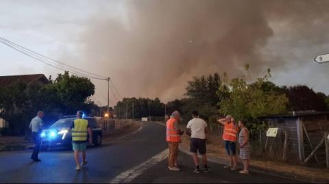 Тисячі людей евакуювали через лісову пожежу на південному заході Франції