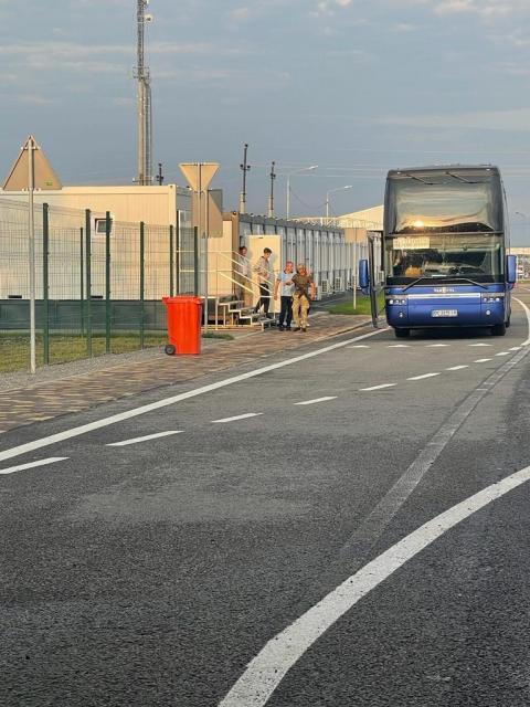 «Краківець – Корчова»: менш ніж за добу на новому автобусному терміналі оформлено більше 20 автобусів