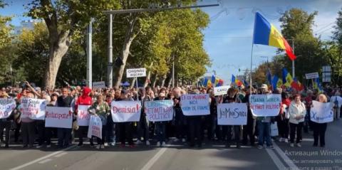 У Кишиневі зібрали на протест кілька тисяч прихильників партії "Шор": вимагали відставки влади