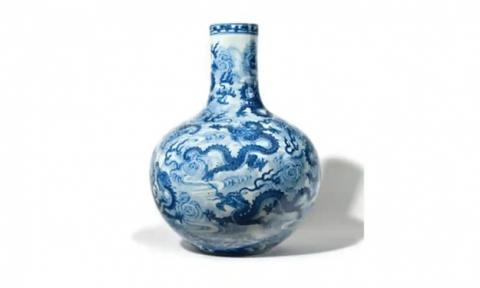 На аукціоні у Франції ціна китайської вази зросла в майже 4000 разів – покупці були дуже азартними