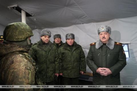 Лукашенко навідався до російських військ у Білорусі