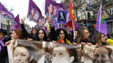 У Парижі – багатотисячний мітинг у пам’ять про загиблих у 2013 році курдських активісток
