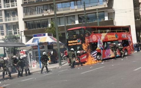В Афінах на протесті після залізничної катастрофи спалахнули зіткнення з поліцією