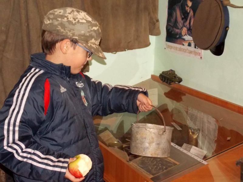 У музеї на Черкащині екскурсії проводить 9-річний хлопчик