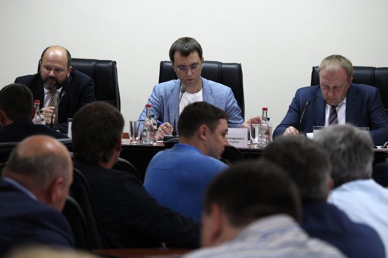 Керівництво Миколаївської області і Укравтодор мають посилити роботу щодо відновлення доріг Миколаївщини, - Володимир Омелян Керівництво Миколаївської області і Укравтодор мають посилити роботу щодо відновлення доріг Миколаївщини, - Володимир Омелян