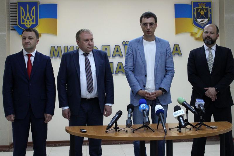 Керівництво Миколаївської області і Укравтодор мають посилити роботу щодо відновлення доріг Миколаївщини, - Володимир Омелян Керівництво Миколаївської області і Укравтодор мають посилити роботу щодо відновлення доріг Миколаївщини, - Володимир Омелян