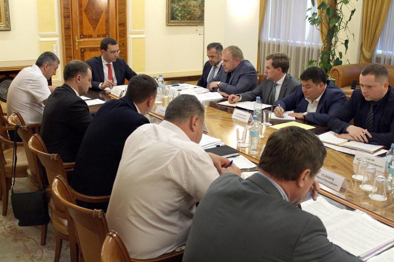 Міністр інфраструктури України доручив терміново організувати процес ремонту автошляхів у Миколаївській області Міністр інфраструктури України доручив терміново організувати процес ремонту автошляхів у Миколаївській області