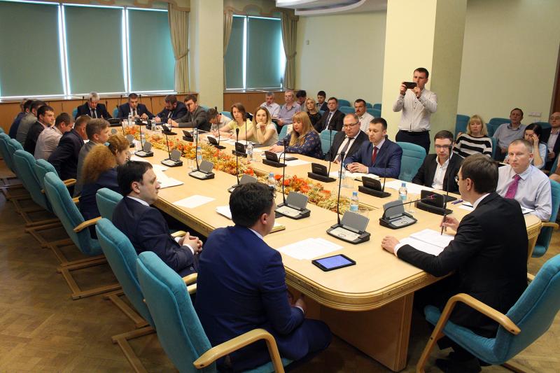 Огляд російськими прикордонниками суден, які йдуть через Керченську протоку в порти Маріуполя і Бердянська, є незаконним, - Володимир Омелян Огляд російськими прикордонниками суден, які йдуть через Керченську протоку в порти Маріуполя і Бердянська, є незаконним, - Володимир Омелян