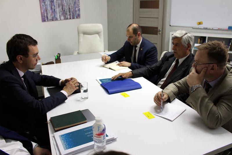 За підтримки Єврокомісії в Україні буде створено центр із розробки перспективних транспортних рішень, – Володимир Омелян За підтримки Єврокомісії в Україні буде створено центр із розробки перспективних транспортних рішень, – Володимир Омелян
