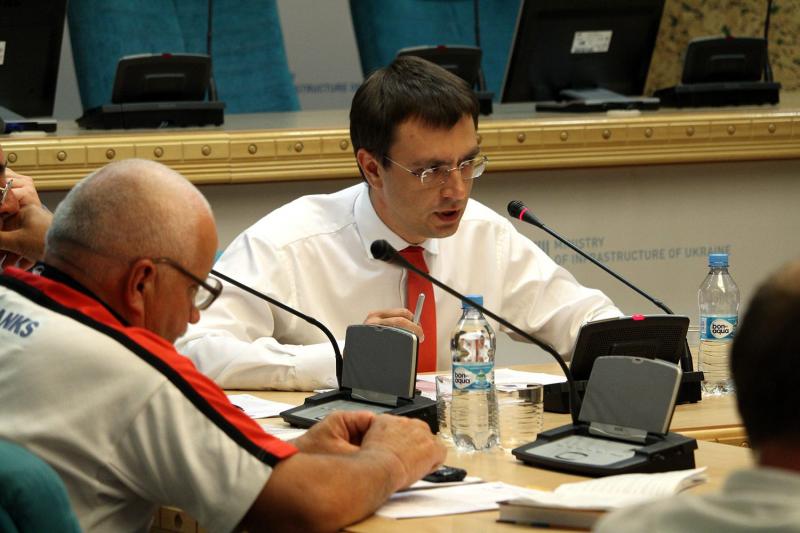 Міністерство інфраструктури виступає за конструктивний діалог між представниками трудових колективів локомотивних депо та правлінням ПАТ «Укрзалізниця», - Володимир Омелян Міністерство інфраструктури виступає за конструктивний діалог між представниками трудових колективів локомотивних депо та правлінням ПАТ «Укрзалізниця», - Володимир Омелян