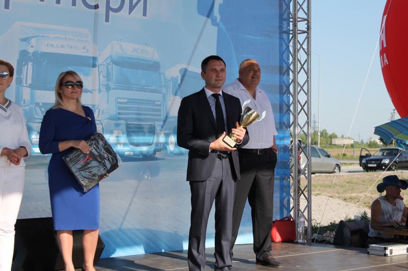 Юрій Лавренюк нагородив переможців Всеукраїнського конкурсу професійної майстерності водіїв