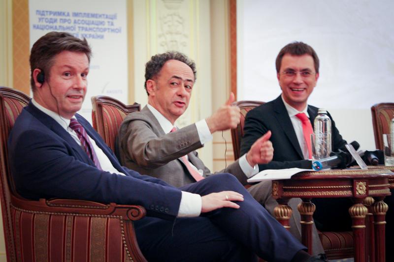 Володимир Омелян представив Національну транспортну стратегію до 2030 року «Drive Ukraine 2030» Володимир Омелян представив Національну транспортну стратегію до 2030 року «Drive Ukraine 2030»