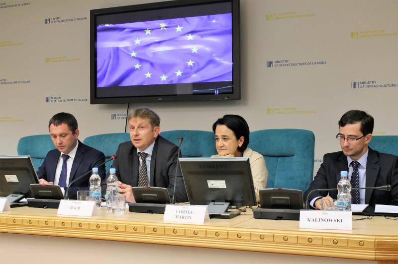 Відбулась заключна конференція проекту Twinning «Підтримка у підвищенні безпеки перевезення небезпечних вантажів мультимодальним транспортом в Україні» Відбулась заключна конференція проекту Twinning «Підтримка у підвищенні безпеки перевезення небезпечних вантажів мультимодальним транспортом в Україні»