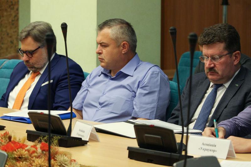 Необхідно забезпечити підприємства України якісним сервісом перевезення вантажів залізничним транспортом, - Володимир Омелян Необхідно забезпечити підприємства України якісним сервісом перевезення вантажів залізничним транспортом, - Володимир Омелян