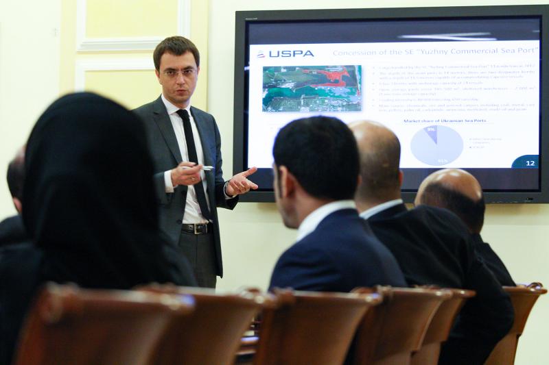 Міністр інфраструктури України Володимир Омелян провів зустріч із Міністром транспорту та комунікацій Держави Катар Д. Аль Сулейті Міністр інфраструктури України Володимир Омелян провів зустріч із Міністром транспорту та комунікацій Держави Катар Д. Аль Сулейті