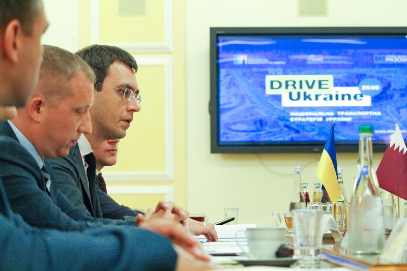 Міністр інфраструктури України Володимир Омелян провів зустріч із Міністром транспорту та комунікацій Держави Катар Д. Аль Сулейті Міністр інфраструктури України Володимир Омелян провів зустріч із Міністром транспорту та комунікацій Держави Катар Д. Аль Сулейті