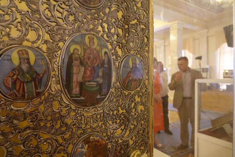 До 1030-річчя хрещення Київської Русі – України розгорнуто фотовиставку «Києво-Печерська Лавра – святиня України»
