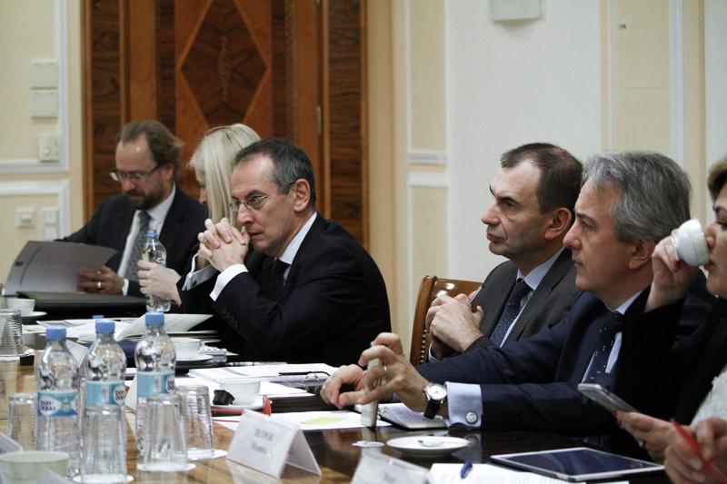 Міністр інфраструктури України Володимир Омелян провів зустріч із Віце-президентом ЄБРР Аланом Пію Міністр інфраструктури України Володимир Омелян провів зустріч із Віце-президентом ЄБРР Аланом Пію