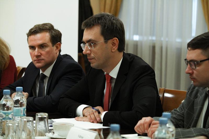 Міністр інфраструктури України Володимир Омелян провів зустріч із Віце-президентом ЄБРР Аланом Пію Міністр інфраструктури України Володимир Омелян провів зустріч із Віце-президентом ЄБРР Аланом Пію