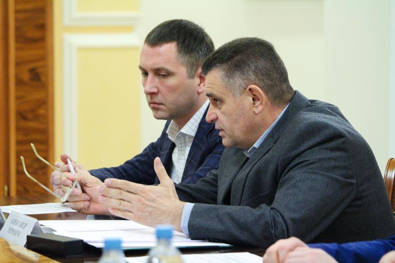 Міністр інфраструктури України Володимир Омелян провів розширену нараду із Головою Київської обласної державної адміністрації Олександром Терещуком Міністр інфраструктури України Володимир Омелян провів розширену нараду із Головою Київської обласної державної адміністрації Олександром Терещуком