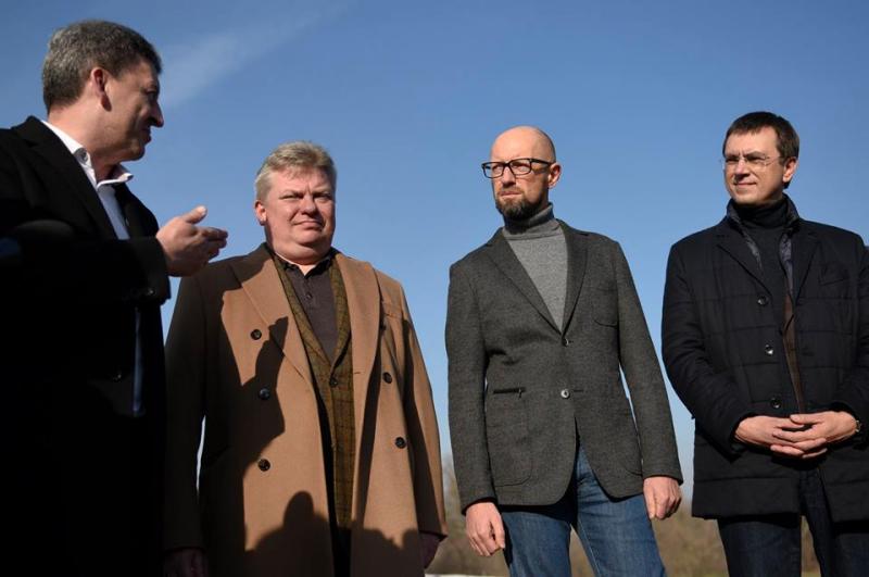 Ми суттєво пішли вперед завдяки тому, що маємо єдність і в Парламенті, і в Уряді по інфраструктурних питаннях, - Володимир Омелян Ми суттєво пішли вперед завдяки тому, що маємо єдність і в Парламенті, і в Уряді по інфраструктурних питаннях, - Володимир Омелян