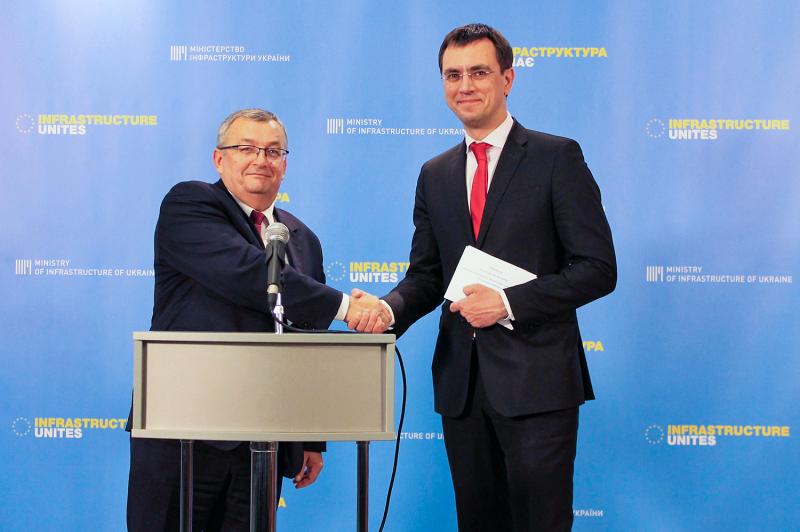 Польща є нашим стратегічним партнером у розвитку нових транспортних коридорів по напрямку Азія - Європа – Азія, - Володимир Омелян Польща є нашим стратегічним партнером у розвитку нових транспортних коридорів по напрямку Азія - Європа – Азія, - Володимир Омелян