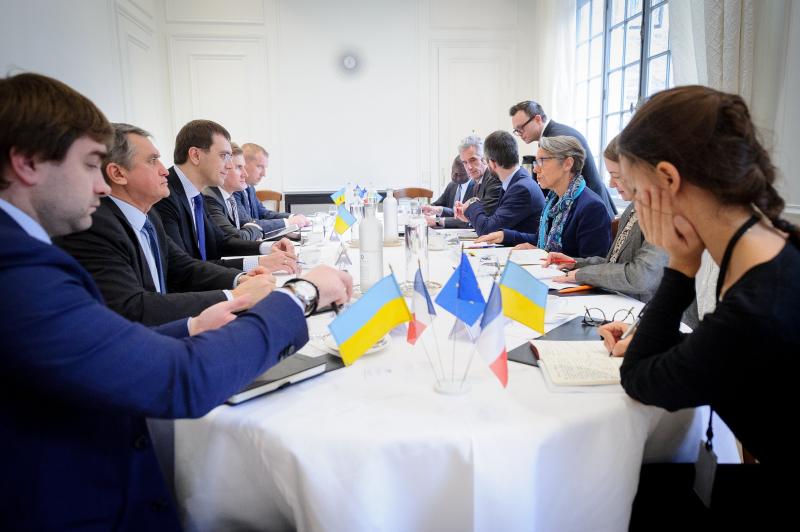 Міністр інфраструктури України Володимир Омелян зустрівся із Міністром транспорту Республіки Франція Елізабет Борн Міністр інфраструктури України Володимир Омелян зустрівся із Міністром транспорту Республіки Франція Елізабет Борн