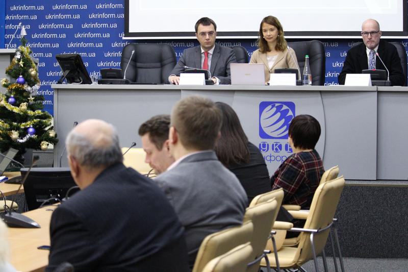 З кожним роком в Україні буде більше якісних автодоріг і контролю за ними, – Володимир Омелян З кожним роком в Україні буде більше якісних автодоріг і контролю за ними, – Володимир Омелян