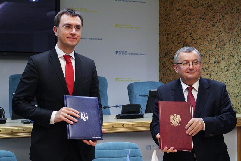 Польща є нашим стратегічним партнером у розвитку нових транспортних коридорів по напрямку Азія - Європа – Азія, - Володимир Омелян Польща є нашим стратегічним партнером у розвитку нових транспортних коридорів по напрямку Азія - Європа – Азія, - Володимир Омелян